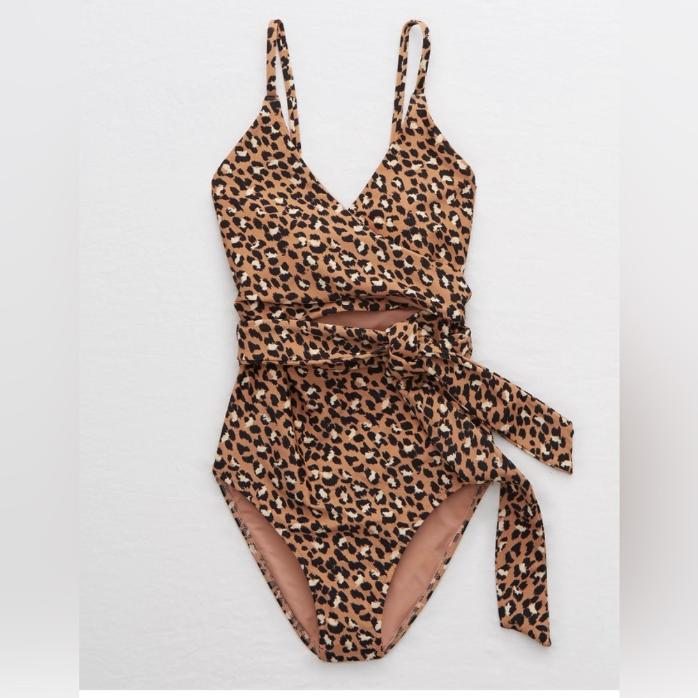 Aerie Leopard Full Coverage One Piece. New with Tags On. Size M.